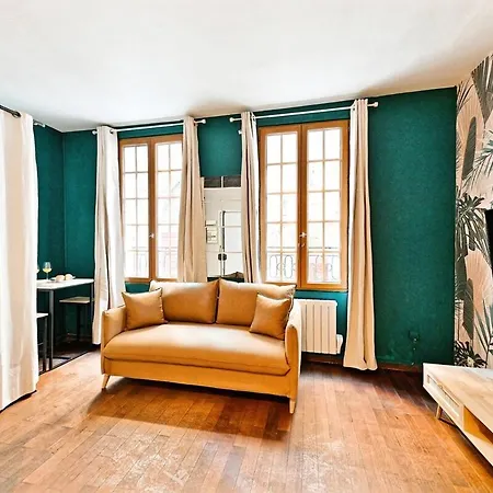 Cozy In The Beautiful Marais * Parigi