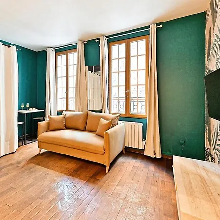 Cozy In The Beautiful Marais Appartamento Parigi
